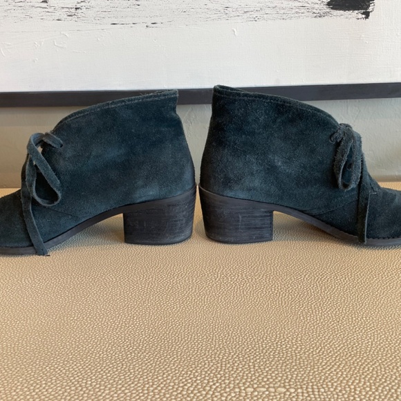 Carlos Santana Blue Suede Lace Up Ankle Boots - Picture 2 of 5